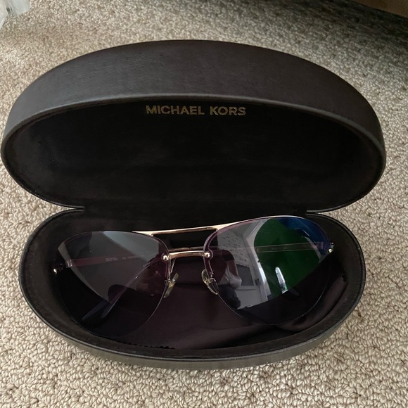Woman’s fashion, name brand sunglasses - Picture 1 of 2